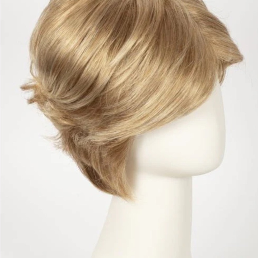 Gala Buttered Toast Mist Warm Dark Blonde Base with Light Blond Highlight